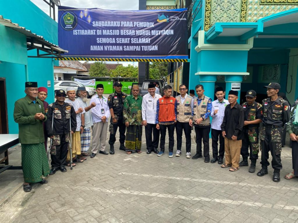 halaman masjid nurul muttaqin